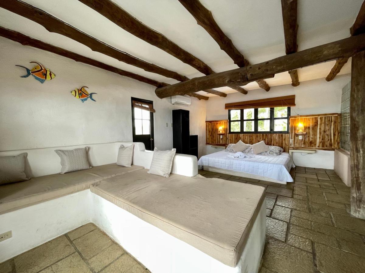 Johnnys Place Hotel 몬테리코 외부 사진