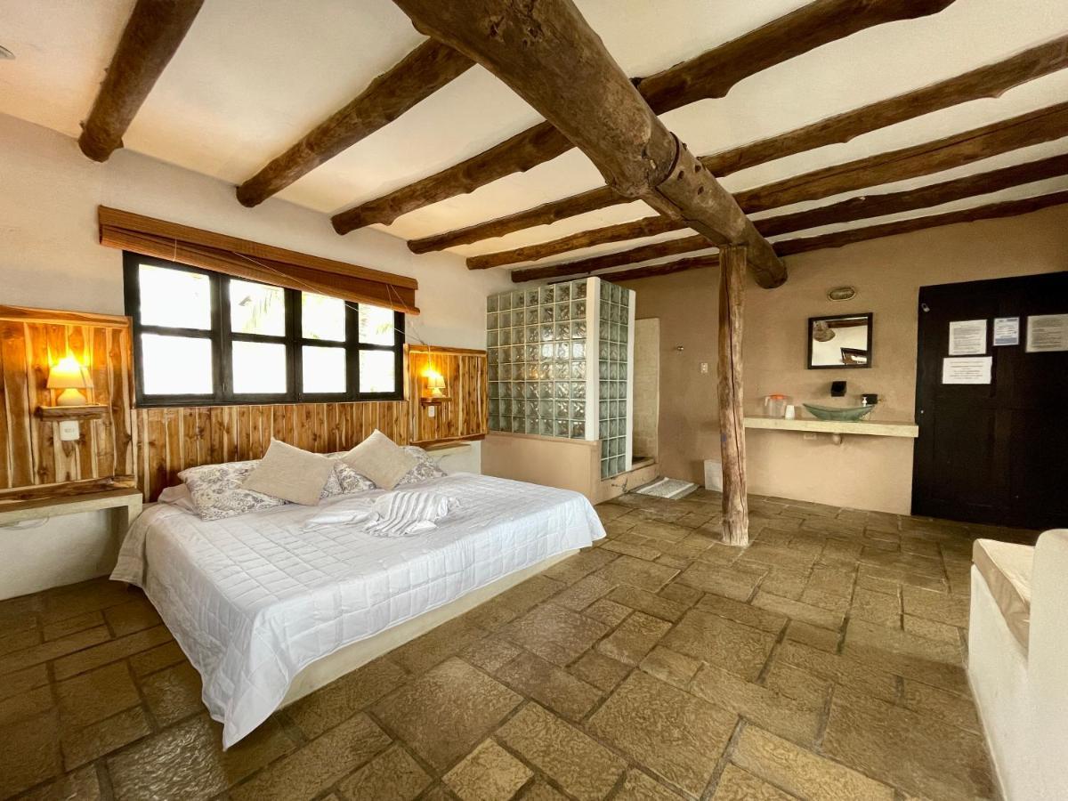 Johnnys Place Hotel 몬테리코 외부 사진