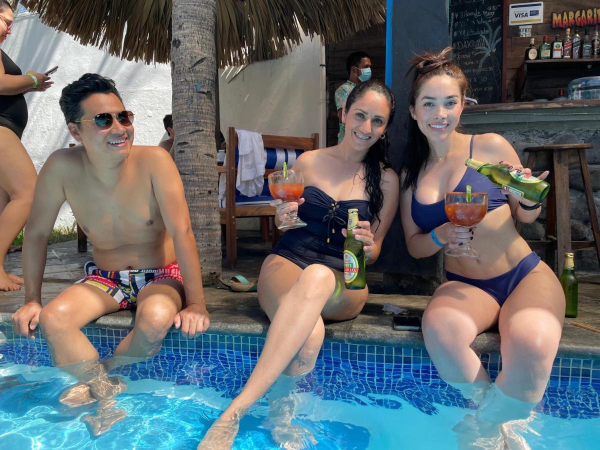 Johnnys Place Hotel 몬테리코 외부 사진