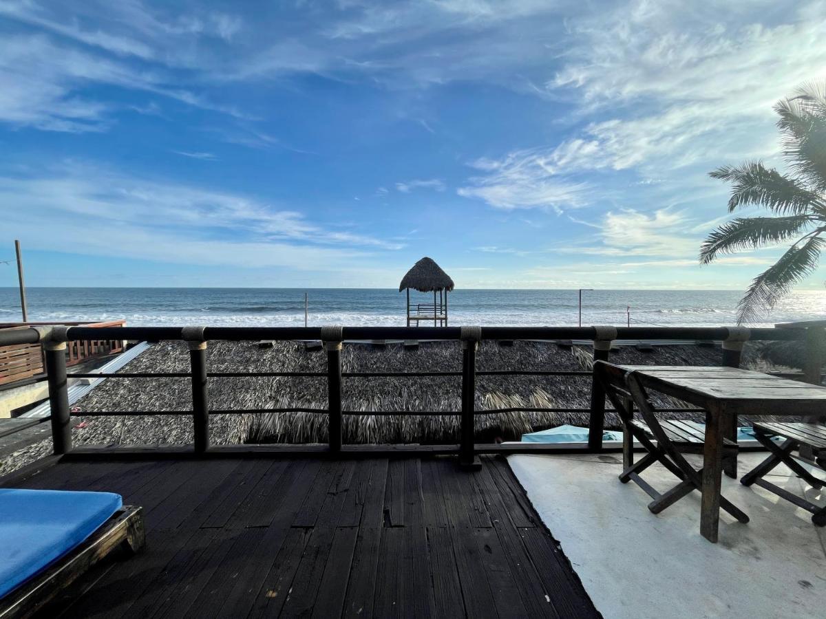 Johnnys Place Hotel 몬테리코 외부 사진