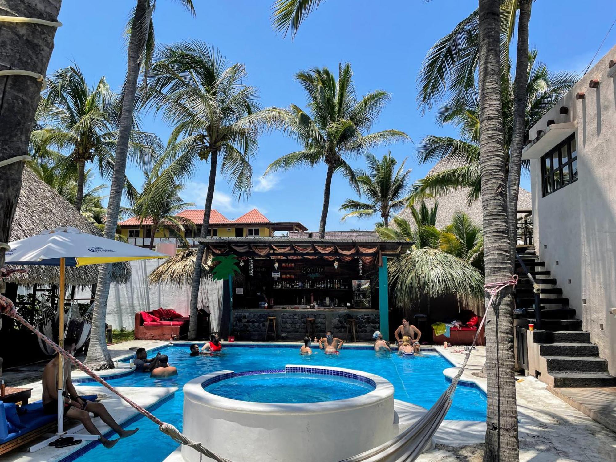 Johnnys Place Hotel 몬테리코 외부 사진